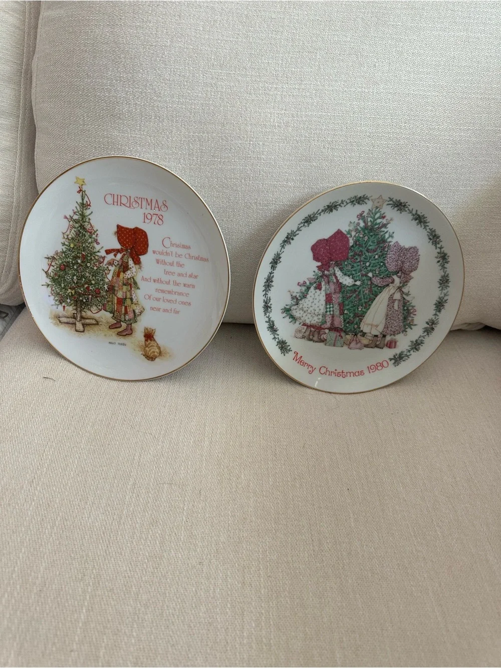 Holiday Collector Plate - White with Red and Green Christmas Tree Design
